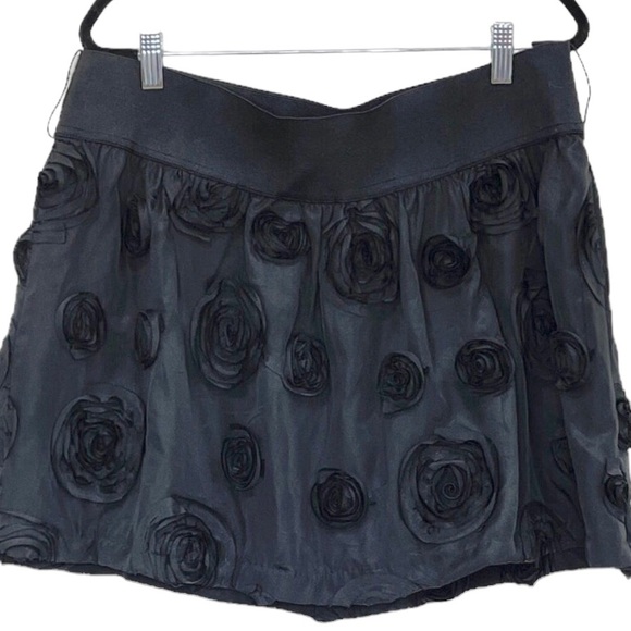 Stooshy Black Skirt with Raised Rosettes 17” Waist to Hem Pull-on Size XL - Picture 3 of 10